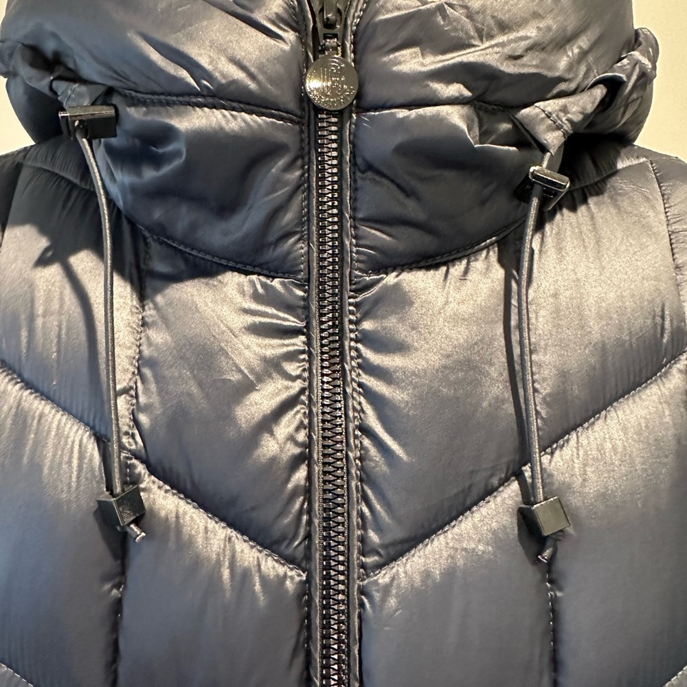 Quilted Packable jacket! - Picture 9 of 9